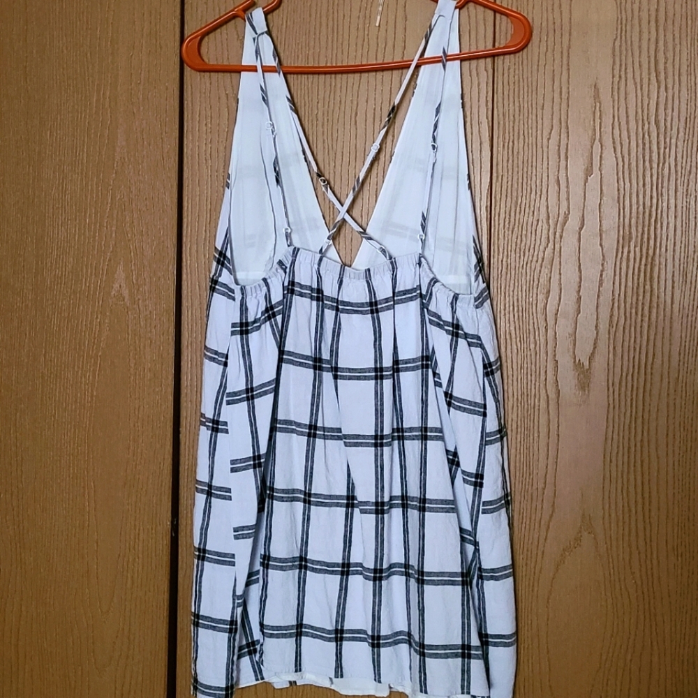 UO Breezy Plunging Linen Mini Dress - Picture 3 of 5